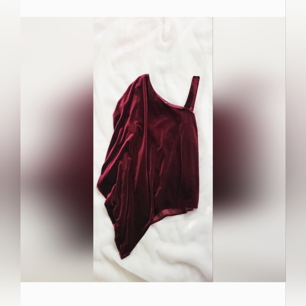 NWOT! Chic Velvet Burgundy Asymmetrical Women's Holiday Blouse Size Medium - Picture 11 of 15